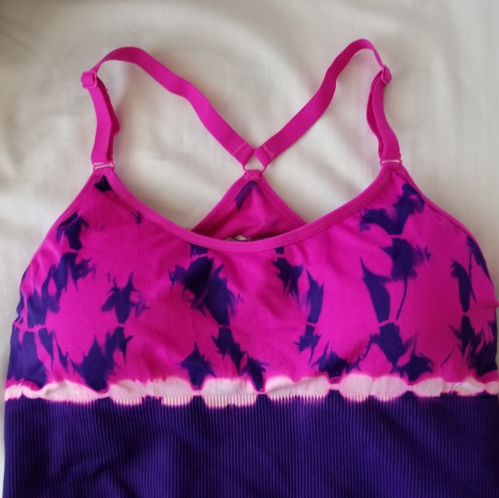 Sports/Active  -Bra/Half Top